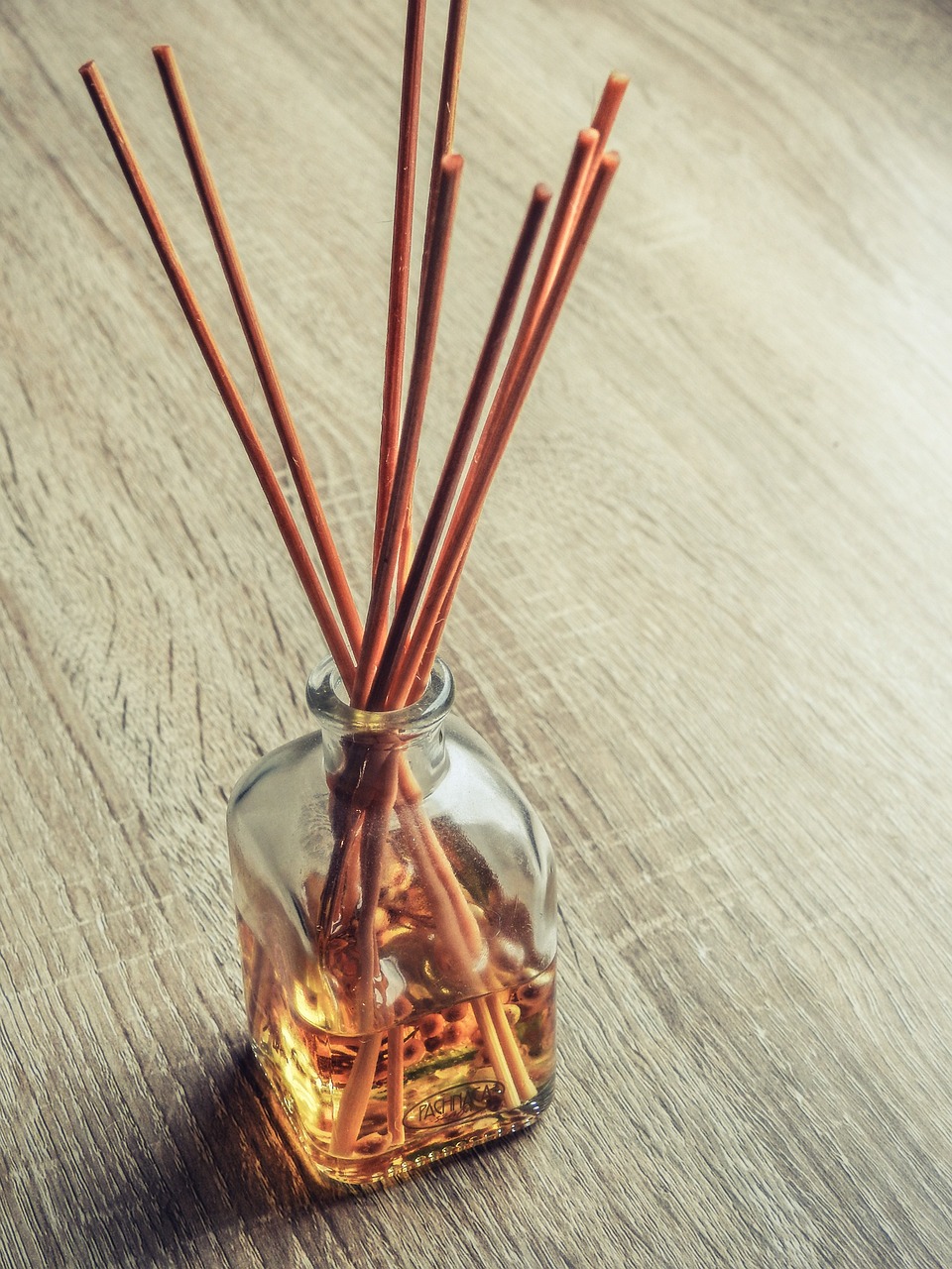 essential oils, aromatherapy, oil, bottle, essence, floral, flower, glass, herbal, alternative, herbs, relaxation, spa, therapy, treatment, wellness, aroma, scent, freshness, wooden, essential, healthy, relax, zen, aromatic, nature, scented, fresh, sticks, fragrance, fragrant