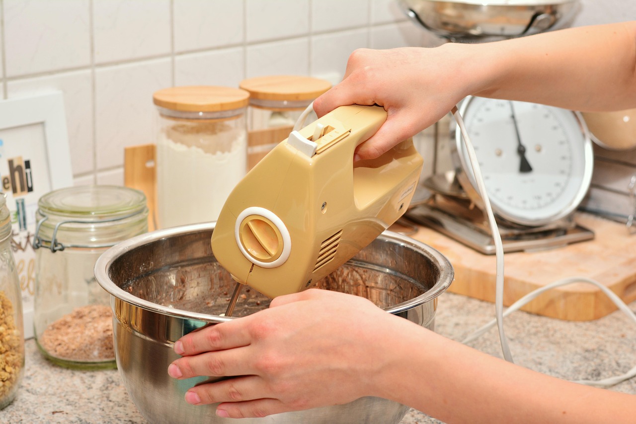 hands, stir, dough stir, cake batter, mixer, stirring device, preparation, bake a cake, dough, kitchen, bake it yourself, cakes, nourishment, meal, ingredients, yummy, stir, cake batter, mixer, mixer, mixer, mixer, mixer