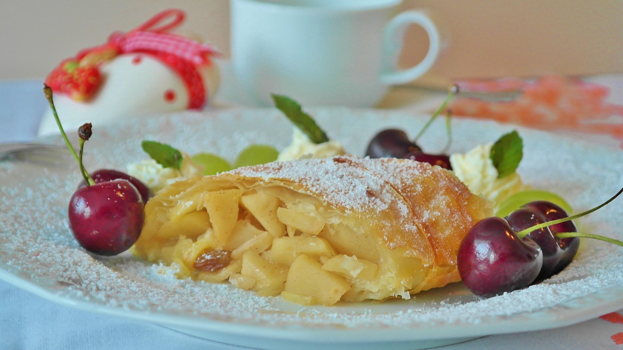 swirl, apple strudel, apple, fruit, cherries, cream, dessert, sweetness, feasting, to bake, sugar, enjoy, cute, apple strudel, apple strudel, apple strudel, apple strudel, apple strudel